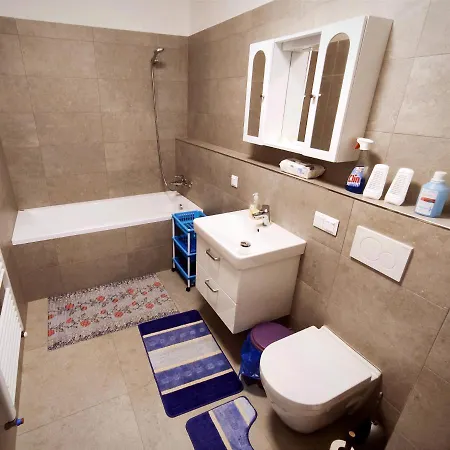 Amira 2 Apartamento Štúrovo